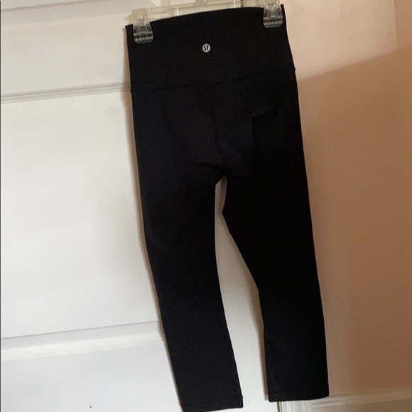 Black lulu lemon leggings - Picture 2 of 4